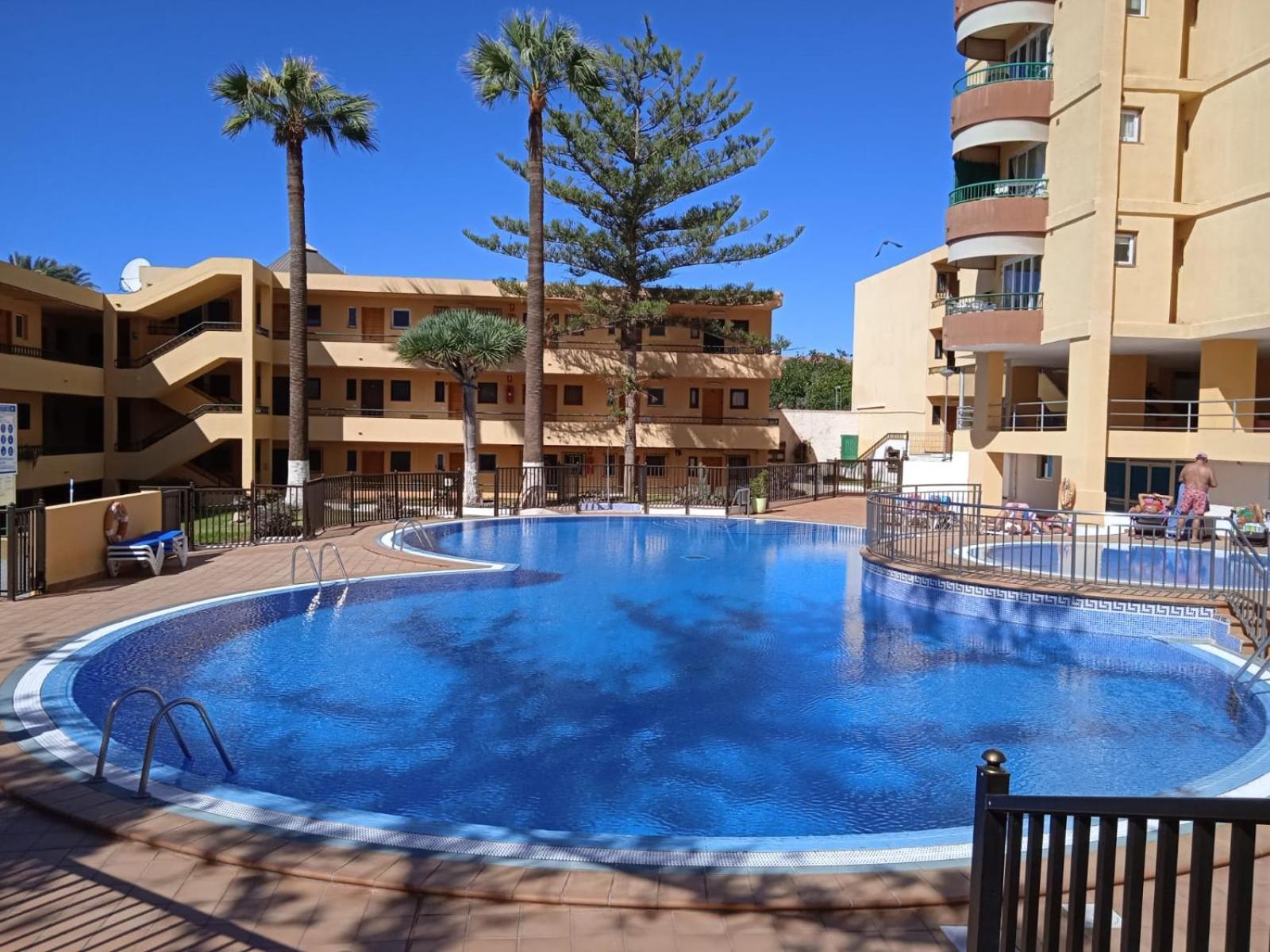 Firstline Apartment Los Cristianos อาโรนา ภายนอก รูปภาพ