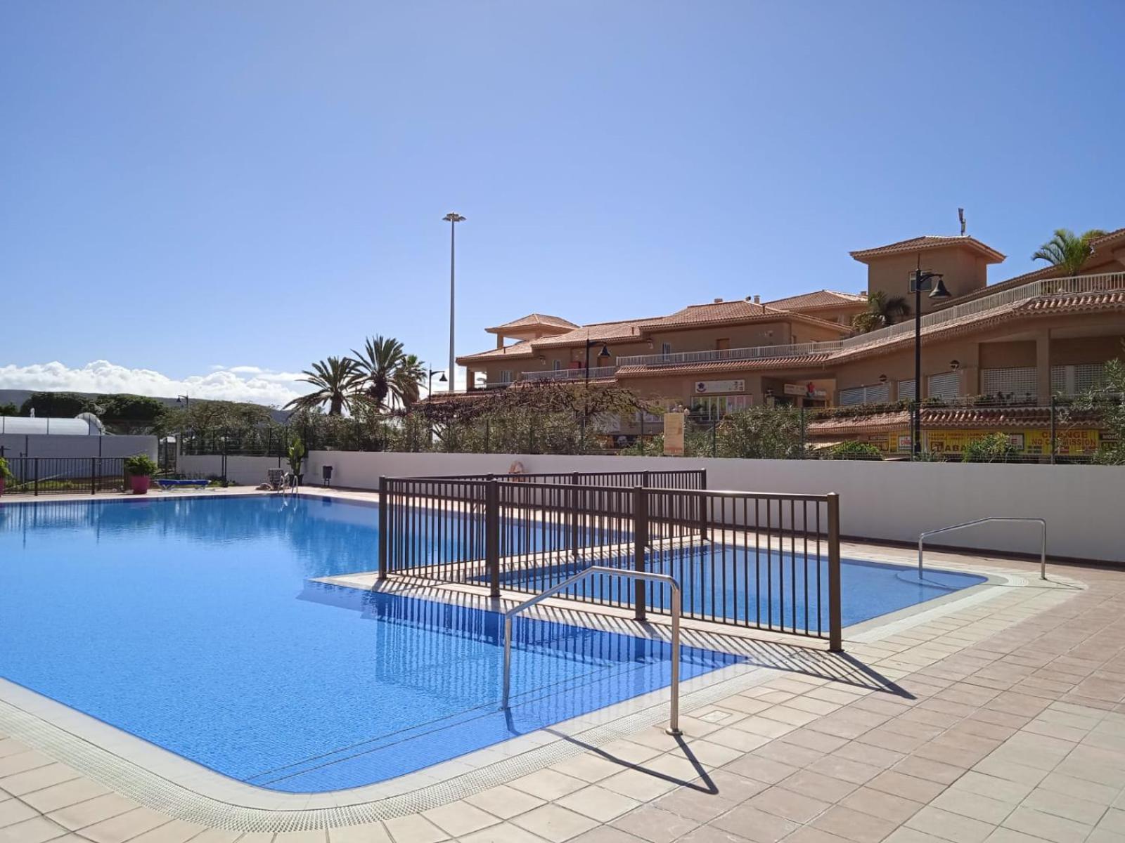 Firstline Apartment Los Cristianos อาโรนา ภายนอก รูปภาพ