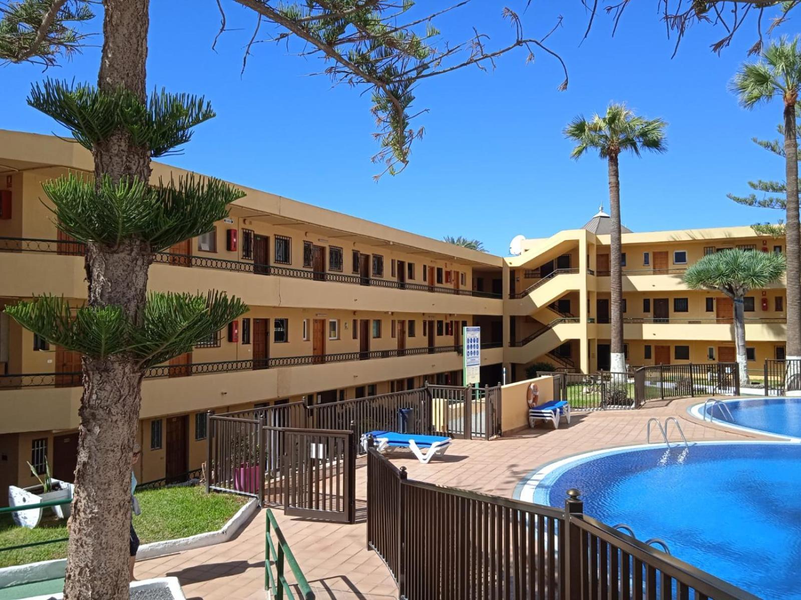 Firstline Apartment Los Cristianos อาโรนา ภายนอก รูปภาพ